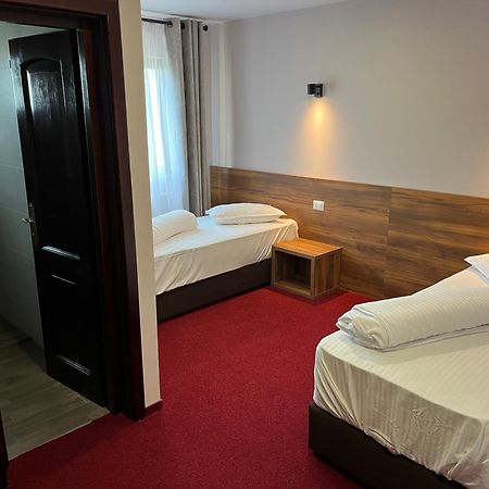Pension Florica Piteşti Exteriör bild